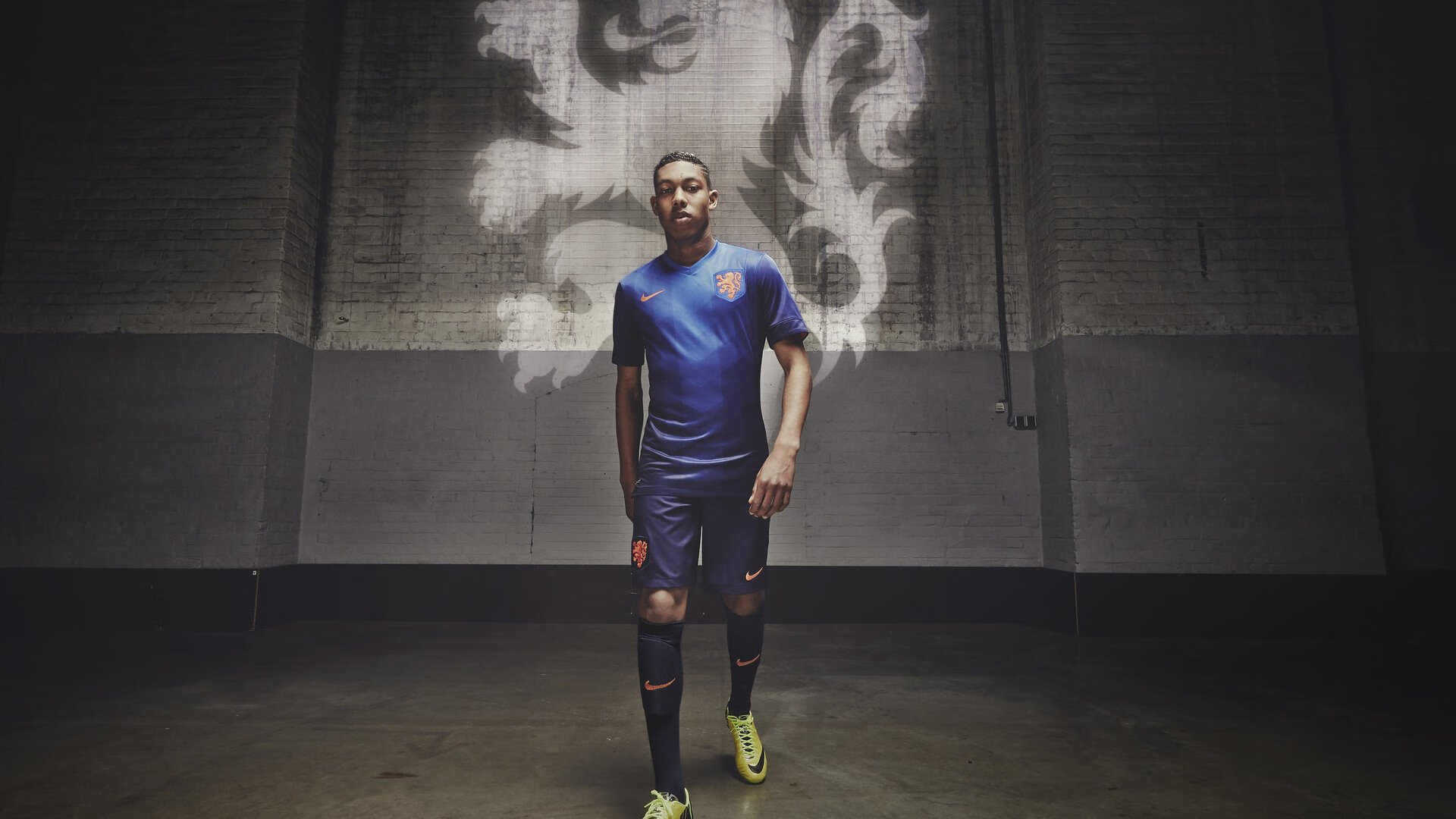 开云在线直播-流星贯长夜，2026世界杯之夜，阿尔瓦雷斯进攻美学全解构