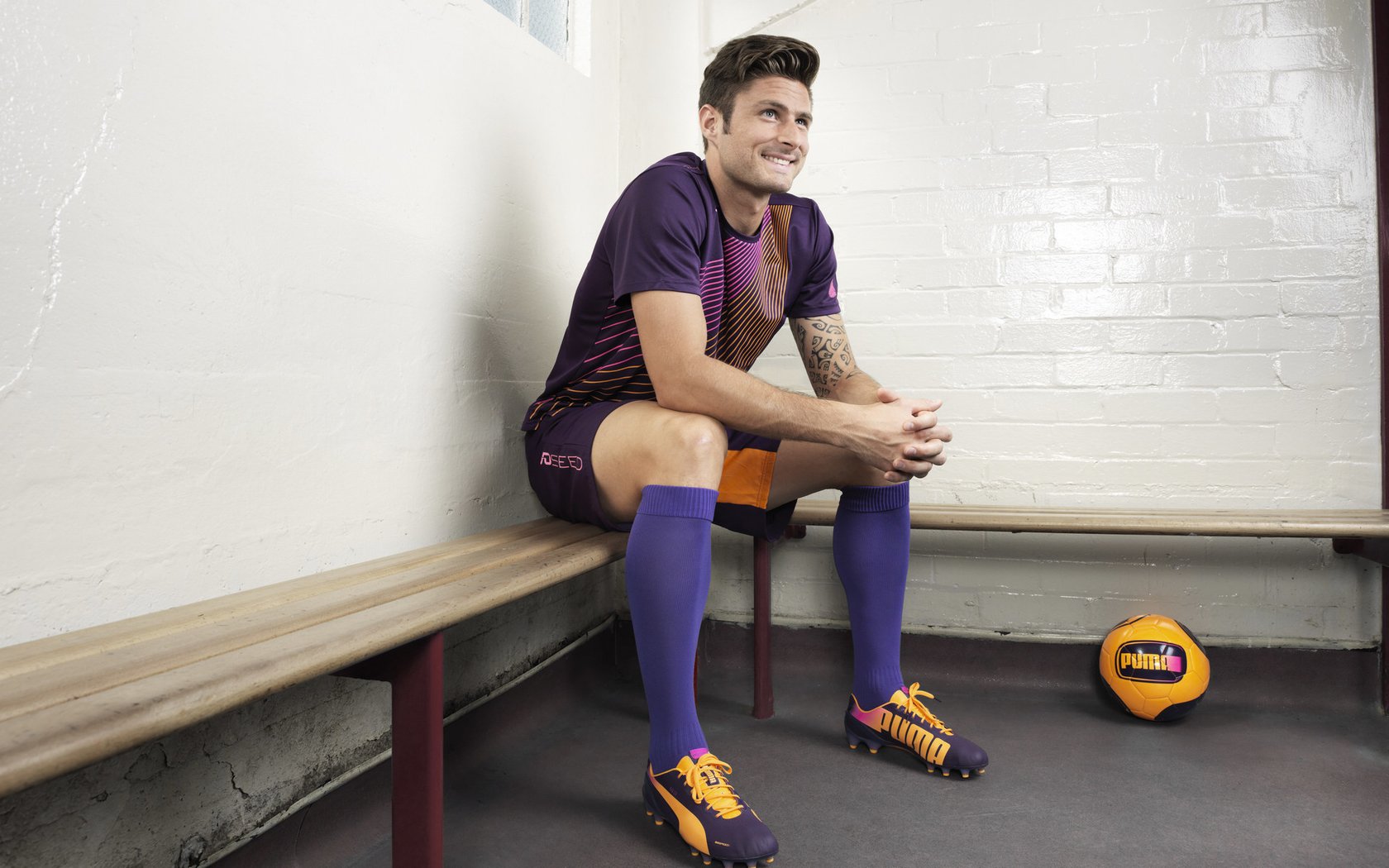 开云足球直播-萨卡上演全场窒息攻防！波兰防线在他面前形同虚设，奥地利战术核心惨遭全面压制